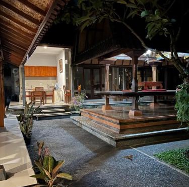 Sujana Homestay in Mas