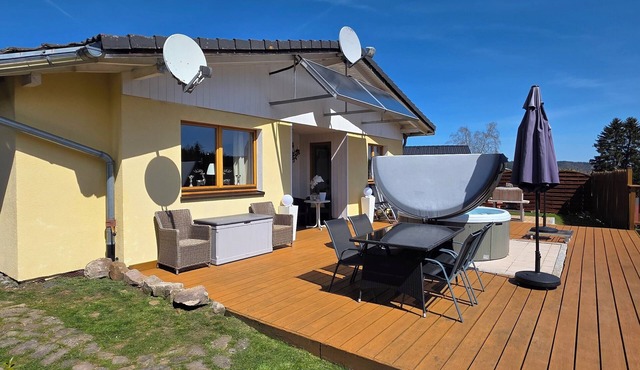 Sunny vacation apartment Sonnenhuesli in the Black Forest with whirlpool and sauna in Lenzkirch