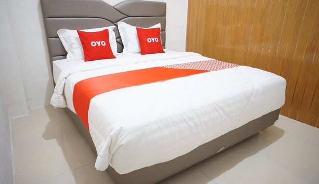 Super OYO 93205 Kusuma Hotel And Convention Hall