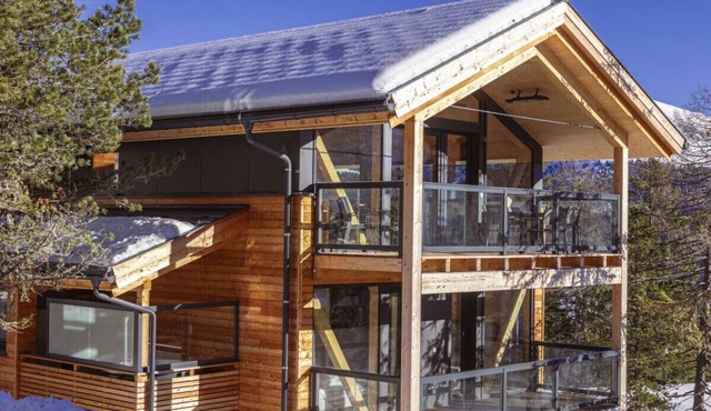 Superior Chalet # 2 With Sauna & Hot Tub in Stadl-Predlitz