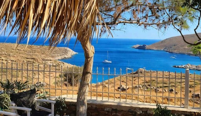 Tainaros Rooms - Beachfront Summer Getaway in Kokkinogia