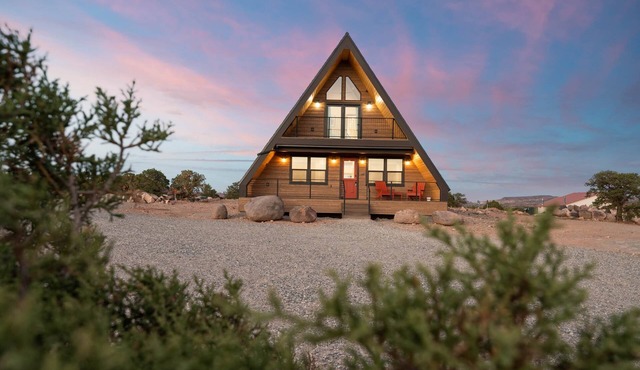 The Pinyon House With Excellent Views in Torrey
