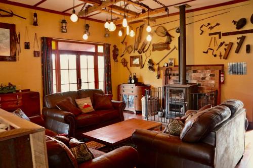 Tongariro Cottage - Hot Tub - Bring Your Dog! in Raurimu