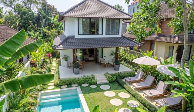Tropical 3BR Villa in Ubud w Pool, Patio & Garden in Ubud