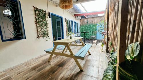 Tuwin Guest House Near Malioboro Free Parking & Netflix