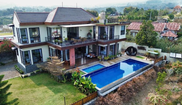 Twinpine villa in Punten