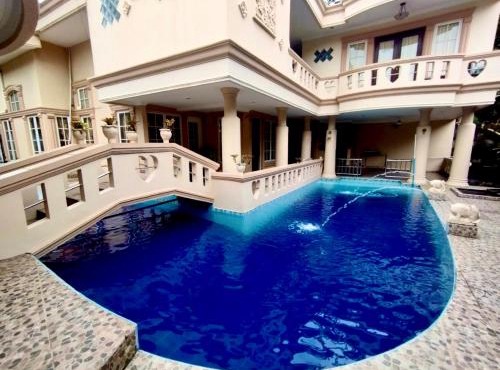 Vila Sentul 7 bedroom ,Private pool ,Billiard, Tenismeja 0813delapannolsatuenam4151 in Gadok 1