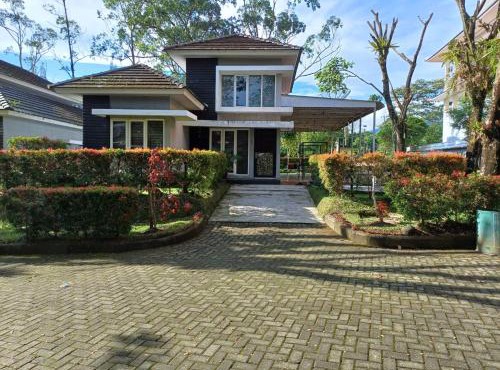 Villa GreenHill A1 SibolangitView in Bandarbaru