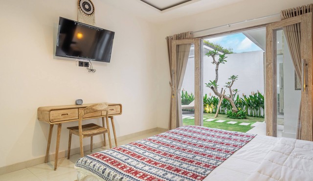 Villa Lushara Tropical 2BR Pool Villa · Walk to Berawa · Canggu