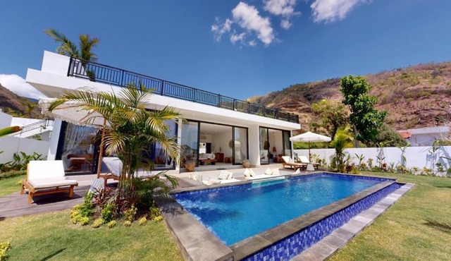 Villa Mercure. Private villa. 2 en-suite bedrooms. in Amed
