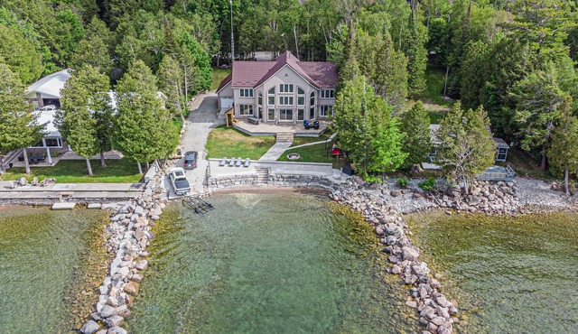Villa Selena ✔Lakefront✔Families Only✔Boat Launch in tiny