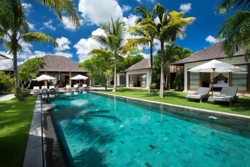 Villa Tiga Puluh, 7 Bedrooms Private Villa in Seminyak