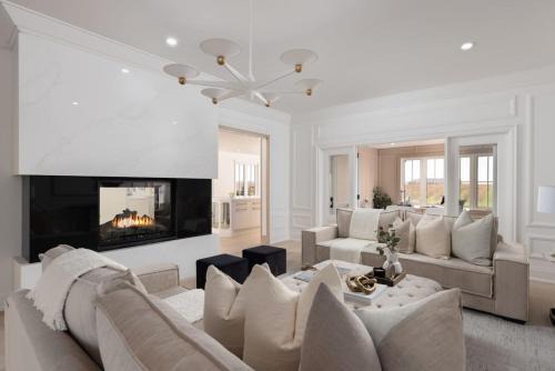 Vineyard Estate by the River with Pool in Niagara-on-the-Lake