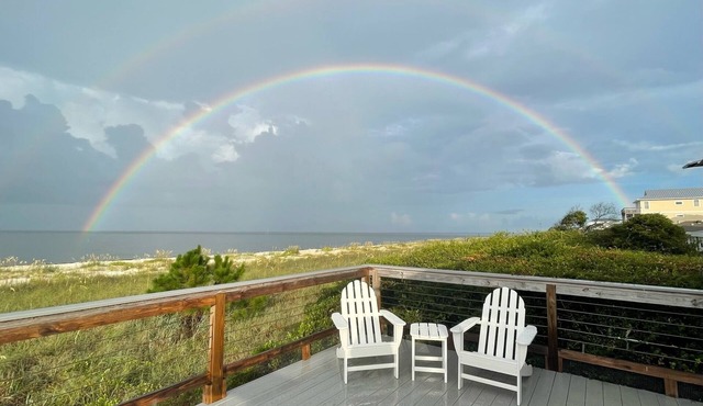Waters Edge Beachfront Private Residence - Ground Level Home in Alligator Point