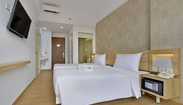 Whiz Prime Hotel Basuki Rahmat Malang in Malang