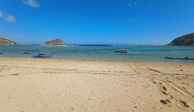 wide view house in Kuta Lombok