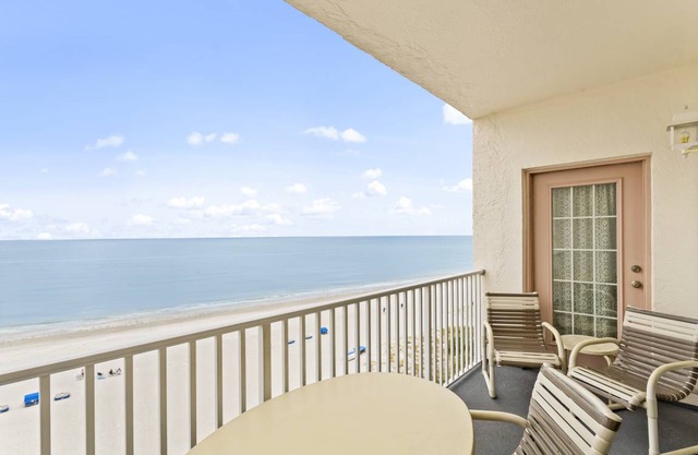112 m² Condo ∙ 2 bedrooms ∙ 6 guests in Madeira Beach