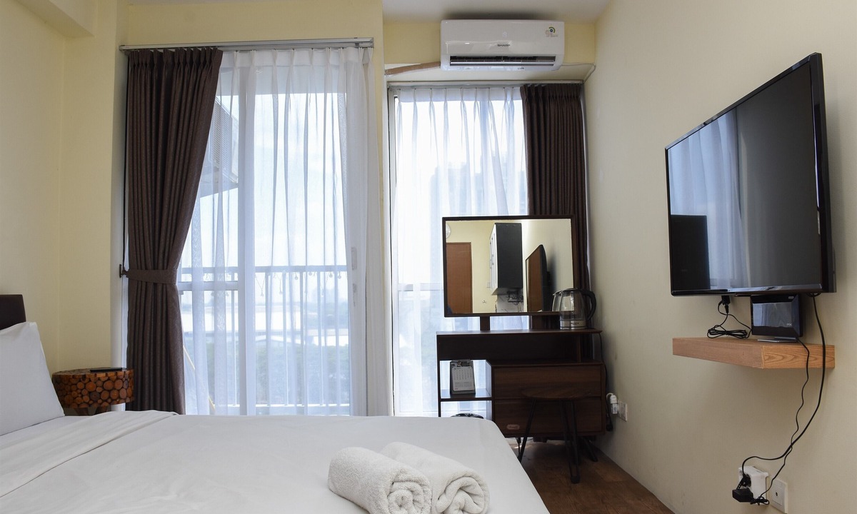 Kayu Putih House | Nice And Cozy Studio At Tifolia Apartment