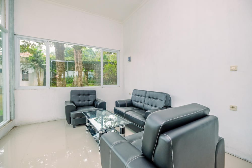 Caringin Apartment | Homey And Simply Studio At Graha Wishnu Guest House