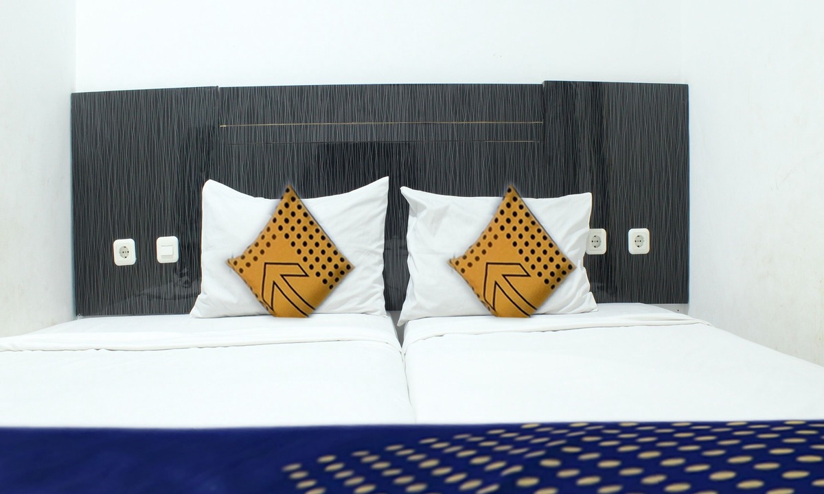 Kupang Hotel | SPOT ON 3605 Clarichie Guest House