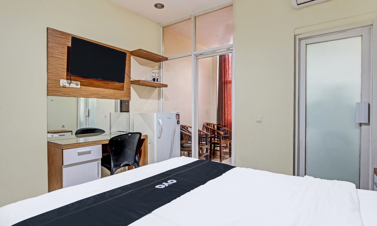 Depok Hotel | Collection O 90253 DHelomi
