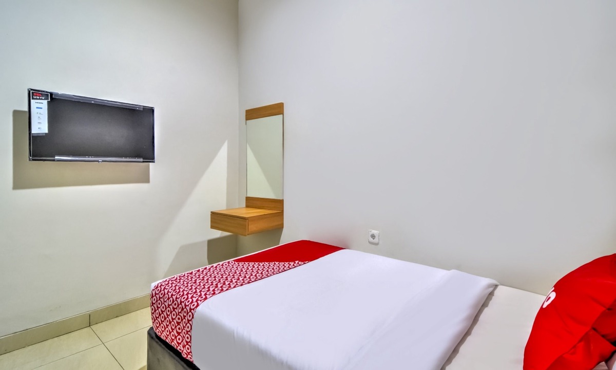 Karawang Hotel | OYO 3346 Rukos Colombus G5