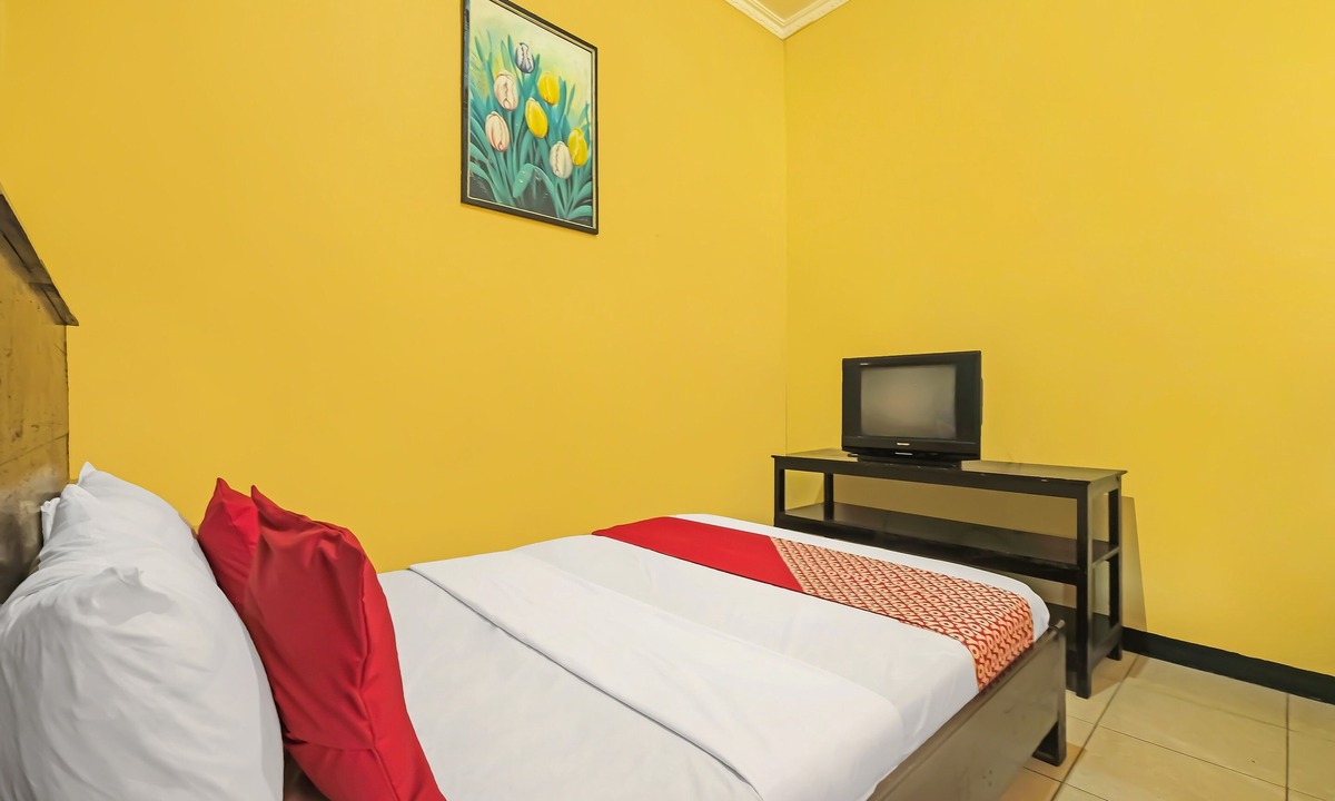 Salatiga Hotel | OYO 92482 Hotel Permata 1