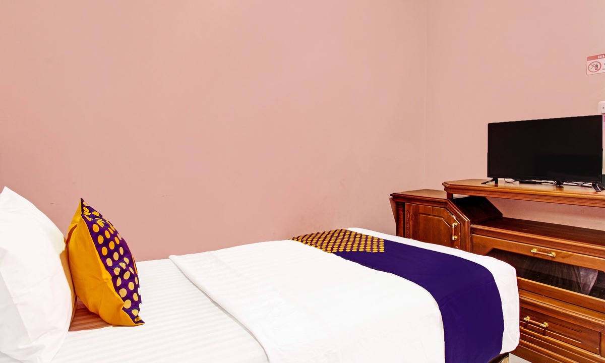 Purwokerto Hotel | SPOT ON 91932 Guest House Mustika Syariah Near alun alun kota purwokerto