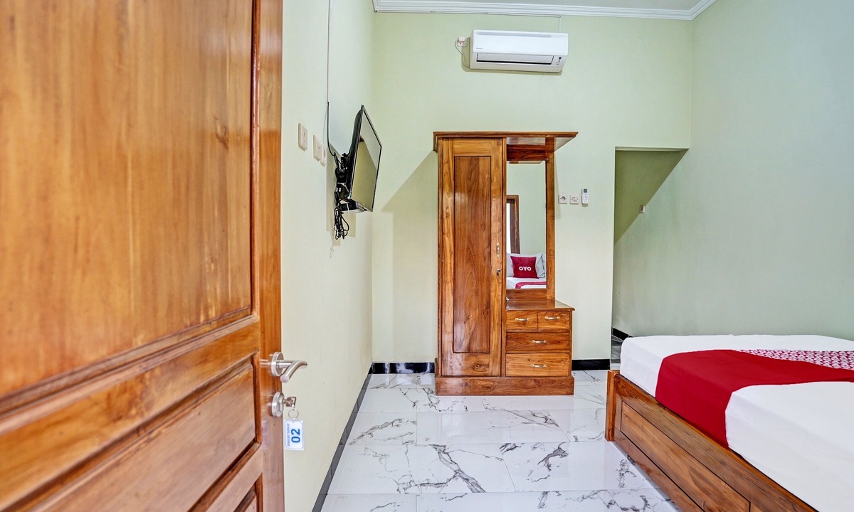 Madiun Hotel | OYO Life 92043 Kost Barokah Syariah Madiun