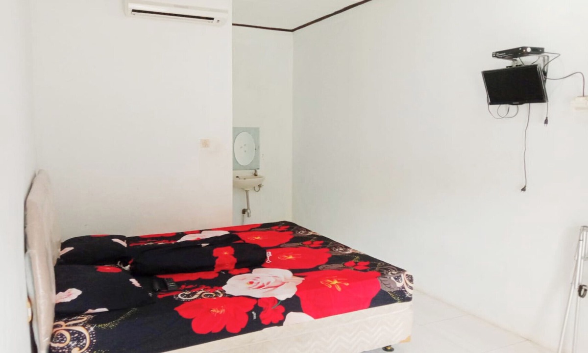 Sukabumi Hotel | Hotel O Penginapan Putri Asih Sawarna