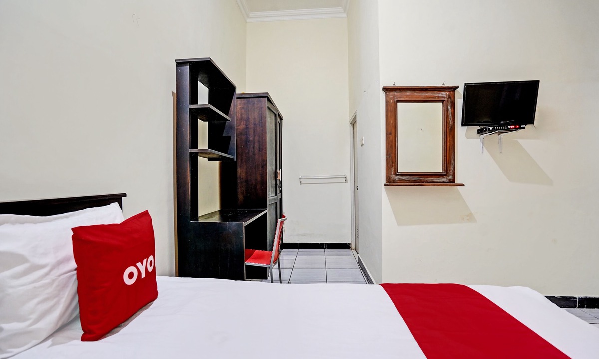 Tuban Sub-District Hotel | OYO Life 92773 Griya Trubus Syariah
