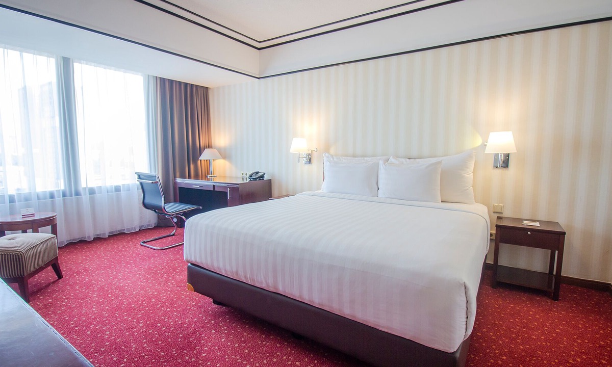 Gambir Hotel | REDTOP Hotel & Convention Center