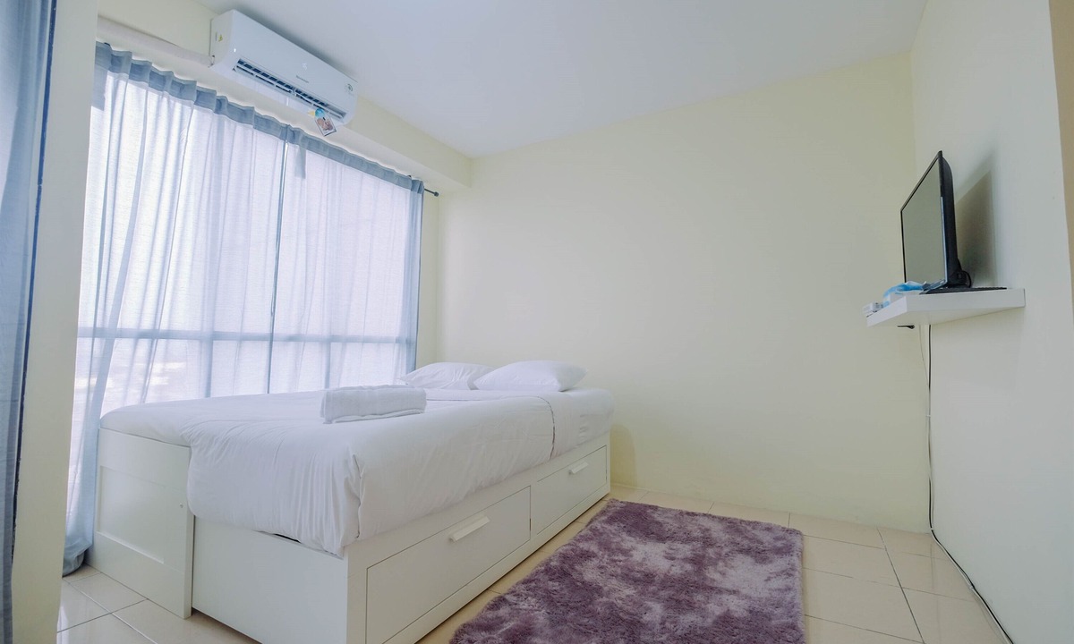 Kayu Putih Apartment | Tifolia Studio Apartment with Double Bed near LRT Station