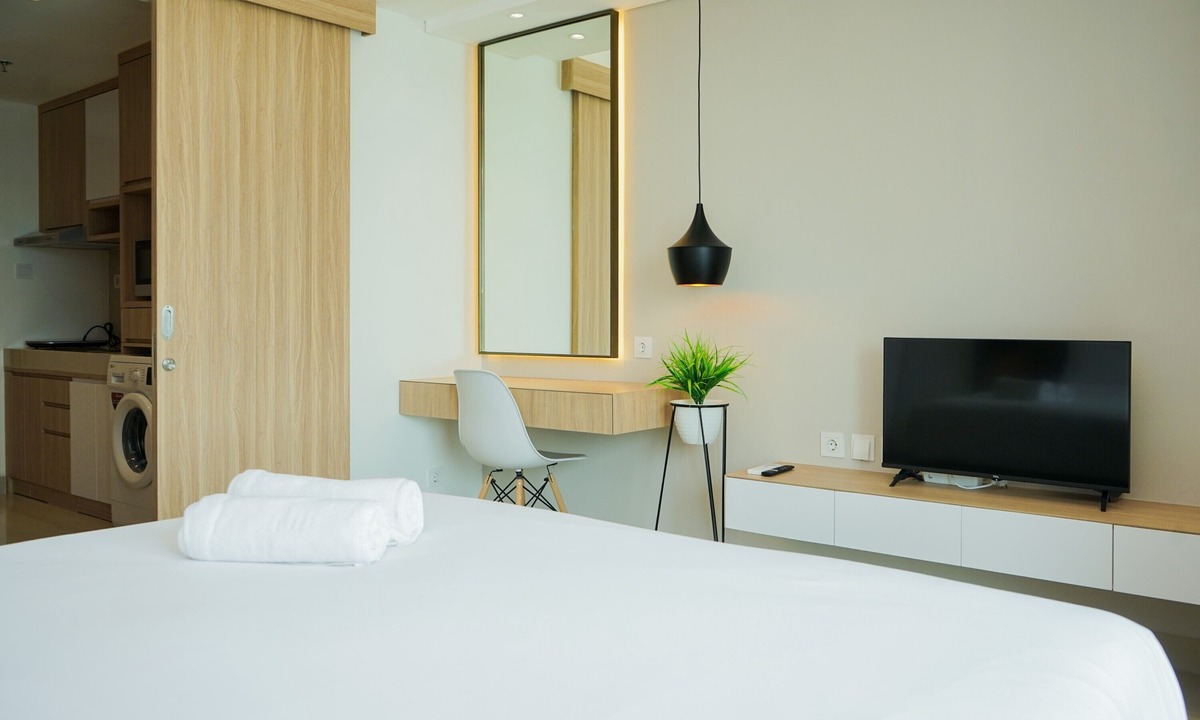 Pondok Aren House | Comfy And Minimalist Studio At Embarcadero Bintaro Apartment