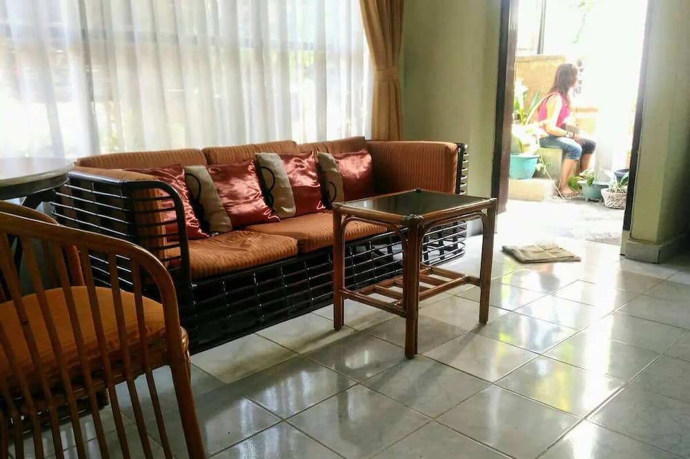 Kuta Selatan House | Widi House Nusa Dua -- sleeps six, near bay and beaches