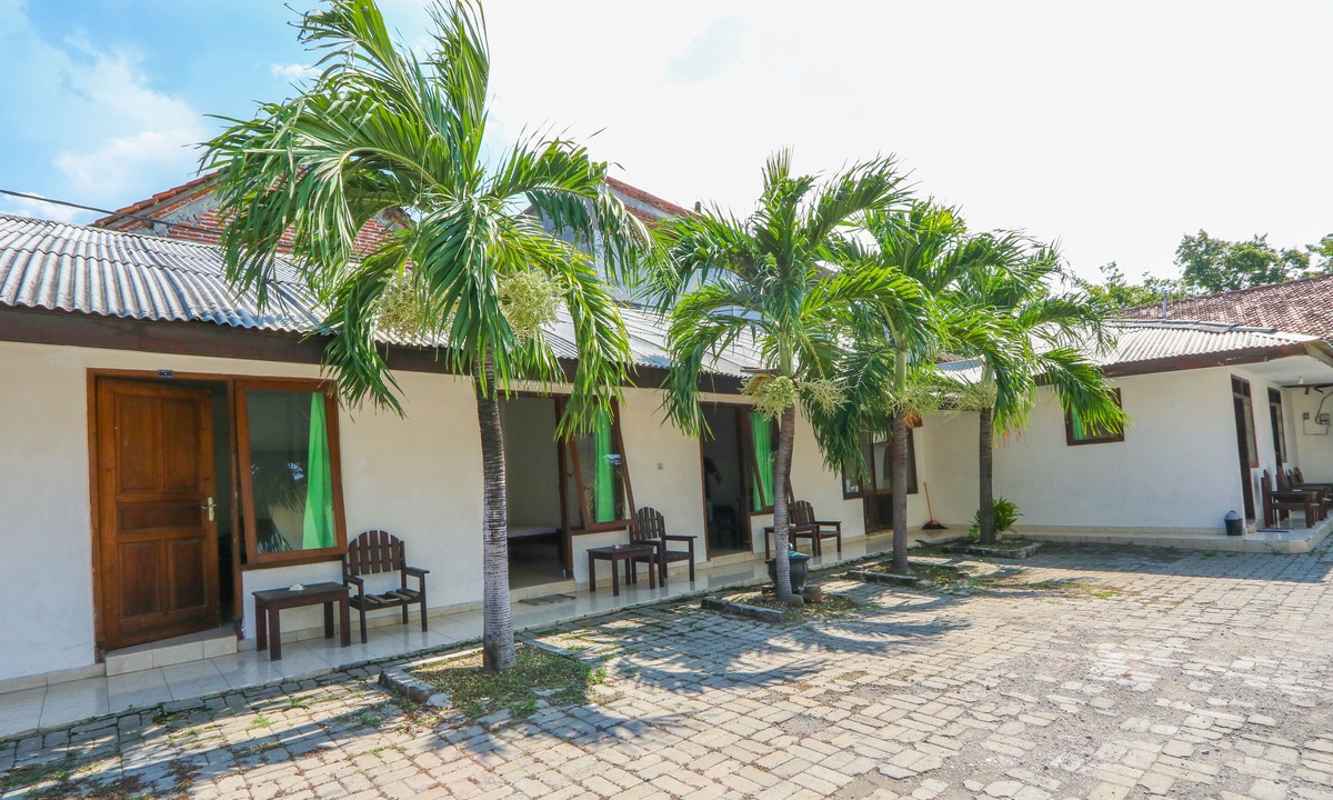 Situbondo Hotel | SPOT ON 2422 Hotel Moga Sari