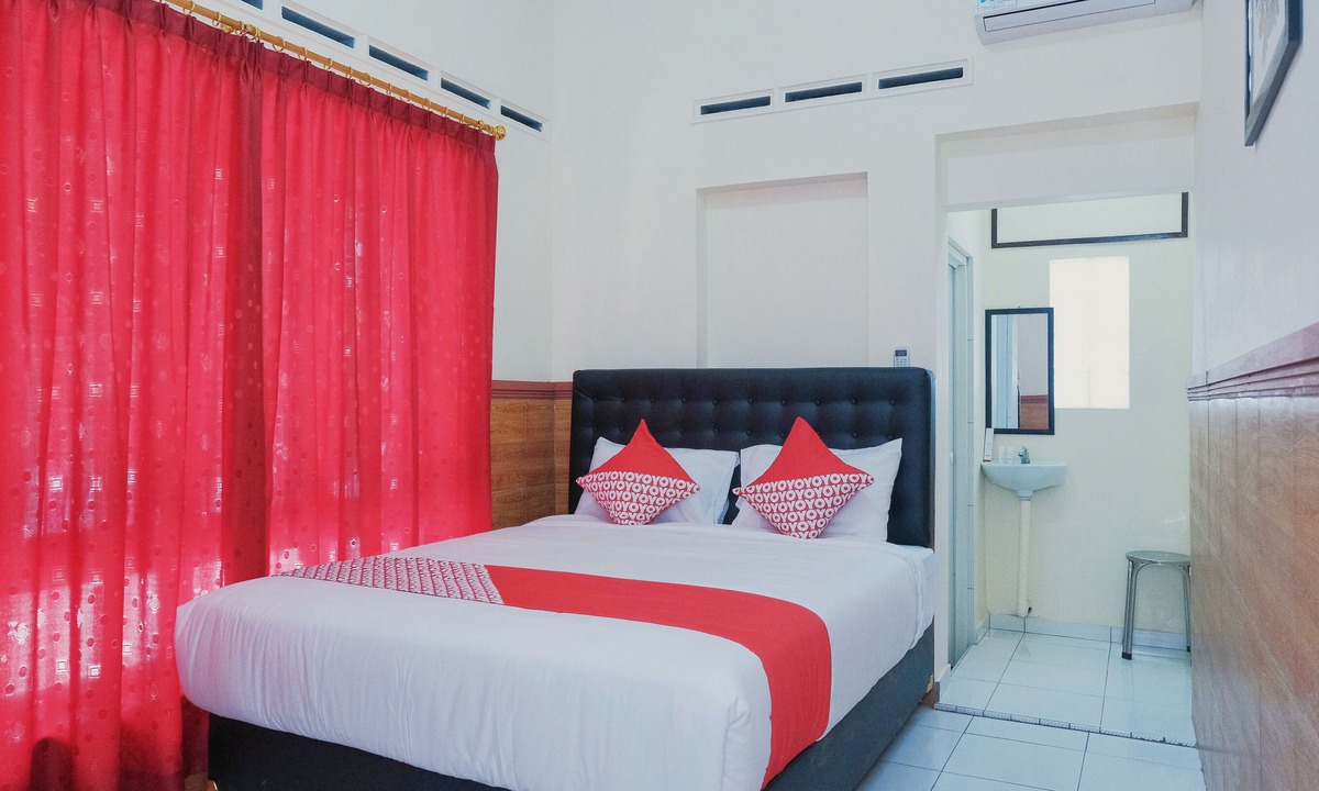 Pacitan Hotel | OYO 1190 Griya Soeratin Residence Syariah