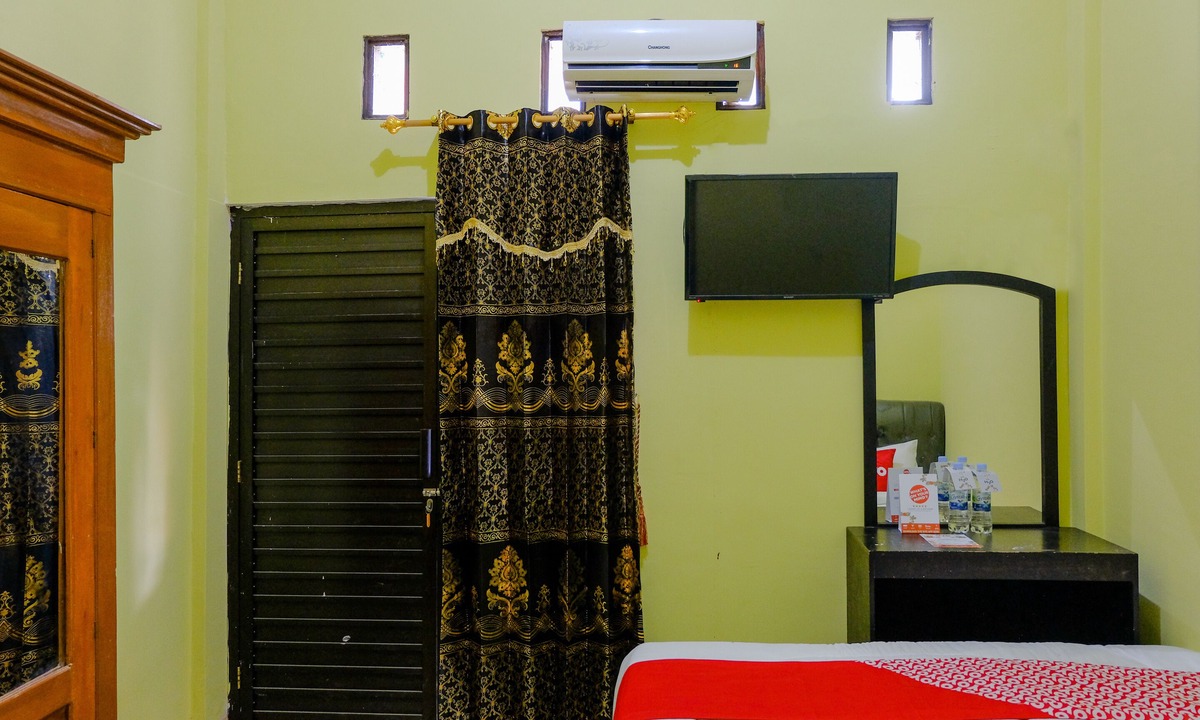 Madiun Hotel | OYO 1784 Hj. Aniek Residence