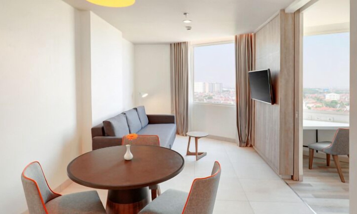 Suko Manunggal Hotel | HARRIS Hotel & Conventions Bundaran Satelit Surabaya