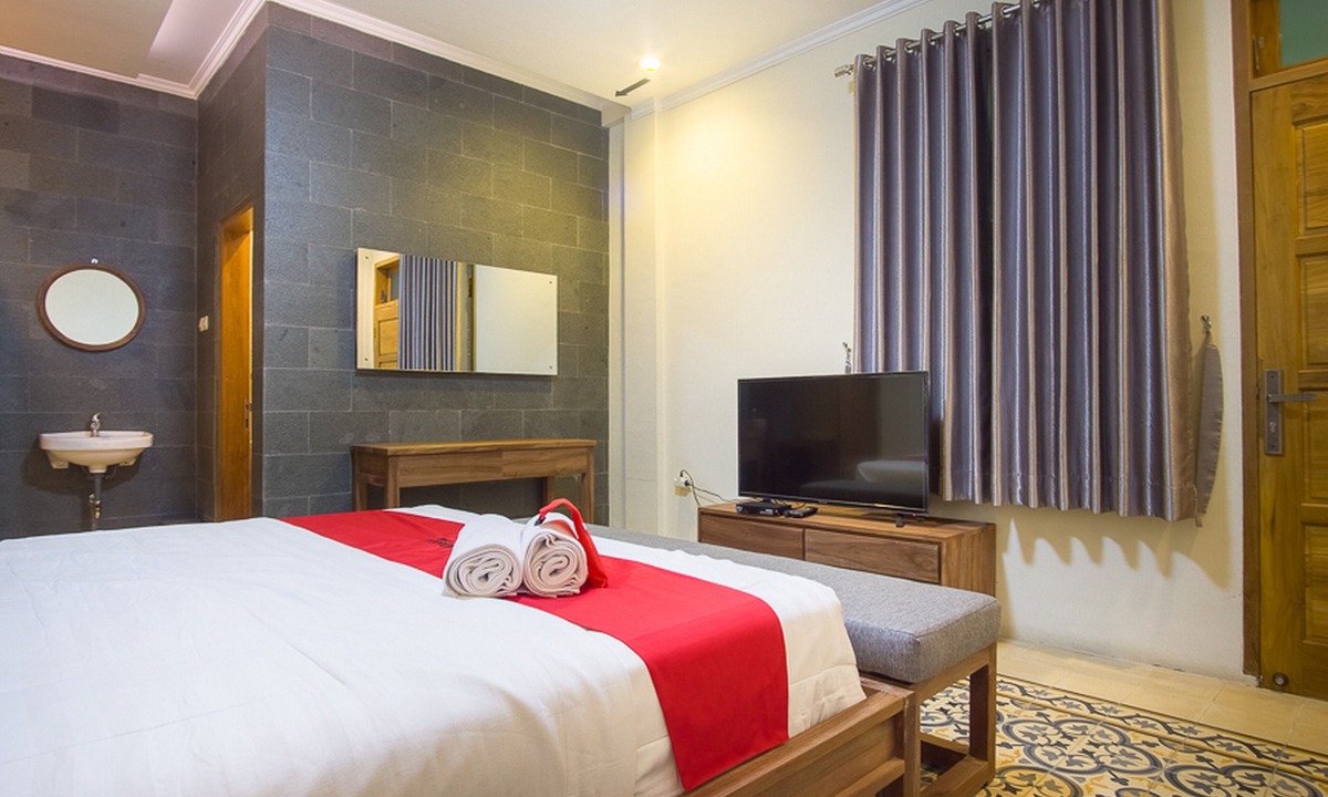 Pacitan House | RedDoorz @ Letjend S.Parman Pacitan