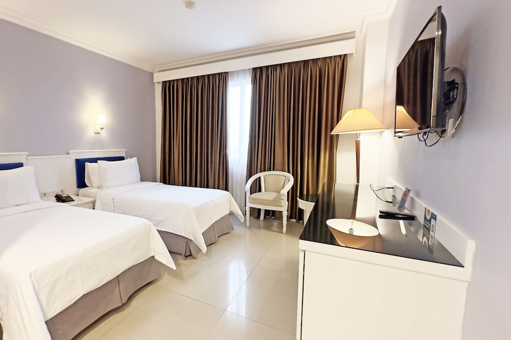 Babakan Ciamis Hotel | Vue Palace, ARTOTEL Curated