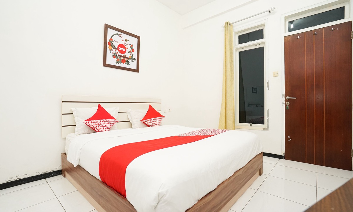 Gubeng Hotel | Capital O 1086 2oscar