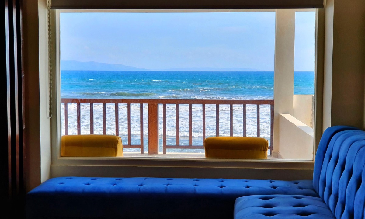 Cisolok Bed & Breakfast | 77 Sunset Plaza