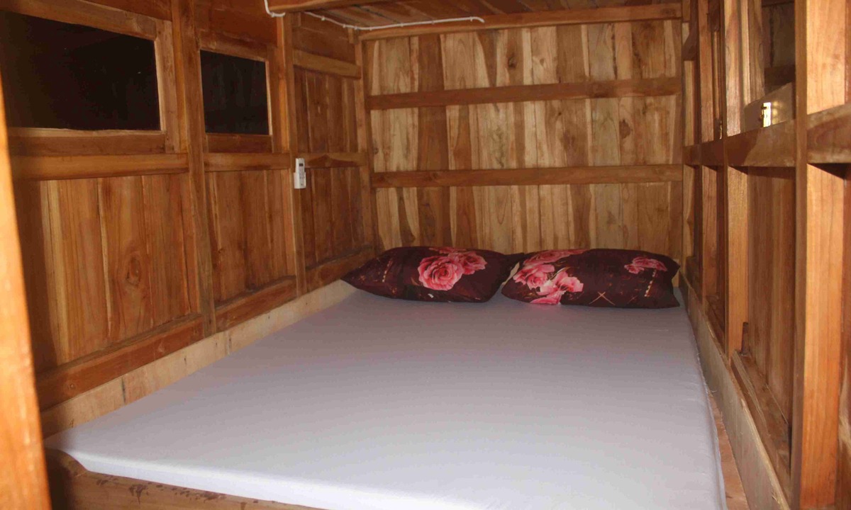 Komodo Boat Rental | Boat Charter KM.Caroline