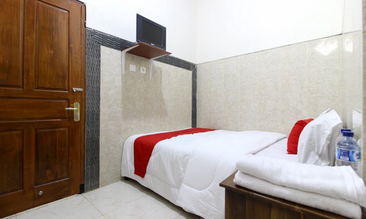Pakem Hotel | RedDoorz near Museum Gunung Merapi