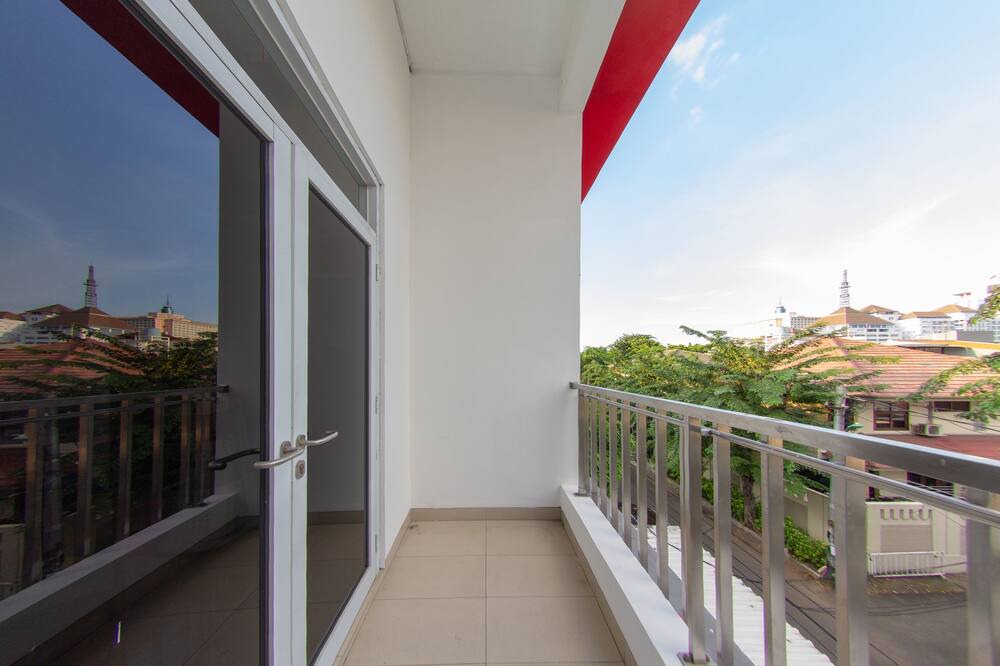 Tanjung Duren Utara Hotel | OYO 657 Elite Residence Central Park Mall By TOS