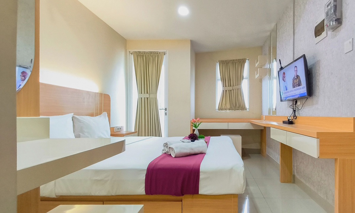 Surabaya Apartment | Comfy Modern Look Studio Room At Apartment Grand Dharmahusada Lagoon