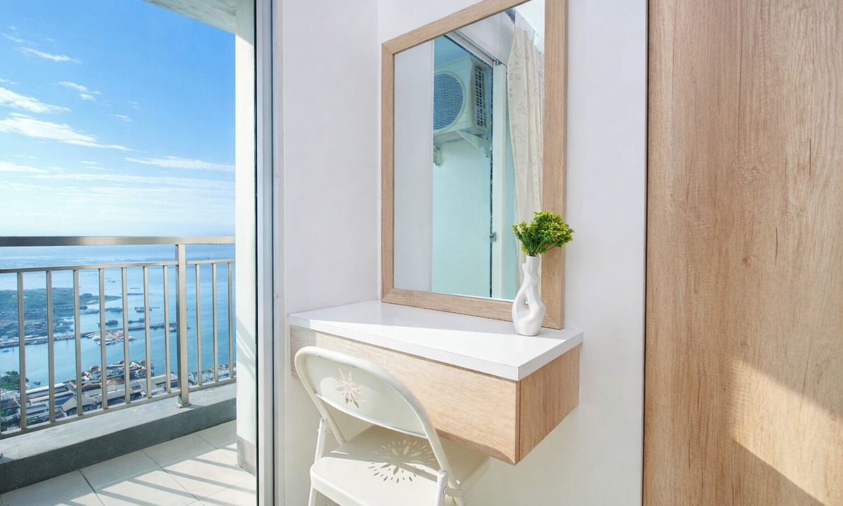 Pluit Apartment | Spacious And Contemporary 2Br Apartment Green Bay Condominium
