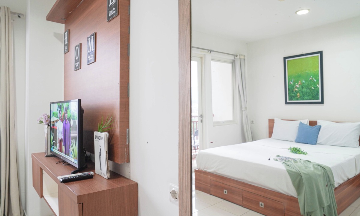 Citaringgul Apartment | Compact White 1Br At Sentul Tower Apartment