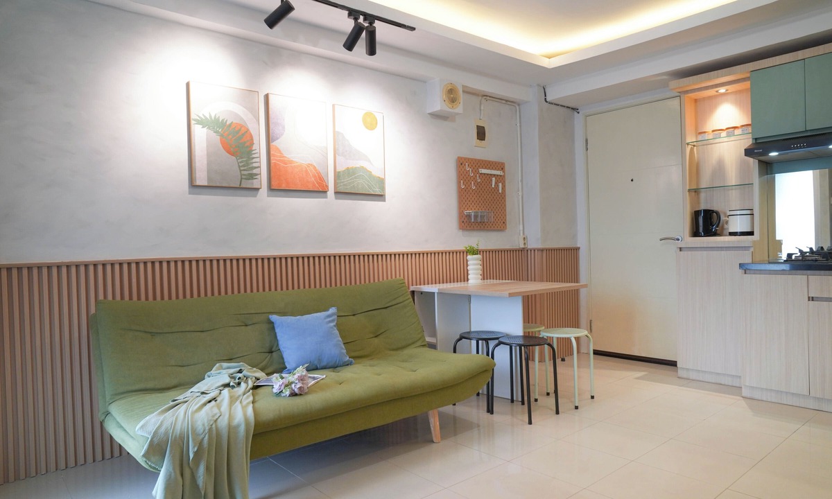 Jatinegara Apartment | Pleasant White 3Br At Bassura City Apartment
